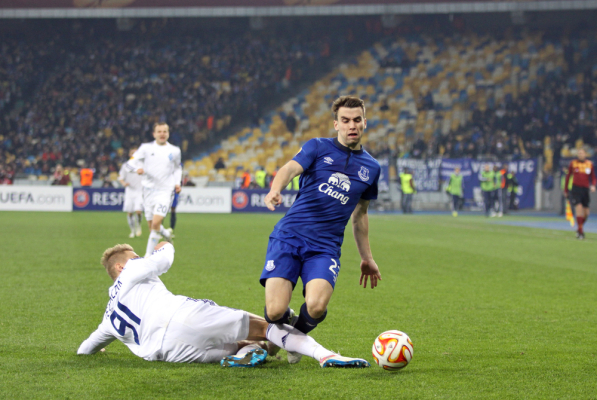 MU zainteresowany obrońcą Evertonu MU zainteresowany obrońcą Evertonu