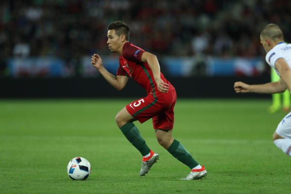 Raphael Guerreiro nie zagra przez dwa tygodnie Raphael Guerreiro nie zagra przez dwa tygodnie