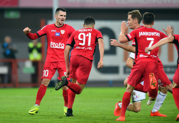 Piast lepszy w derbach od Ruchu Chorzów Piast lepszy w derbach od Ruchu Chorzów