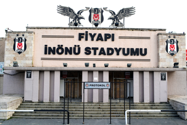 Trener Besiktasu: Po drugim karnym dla Napoli byłem wściekły Trener Besiktasu: Po drugim karnym dla Napoli byłem wściekły