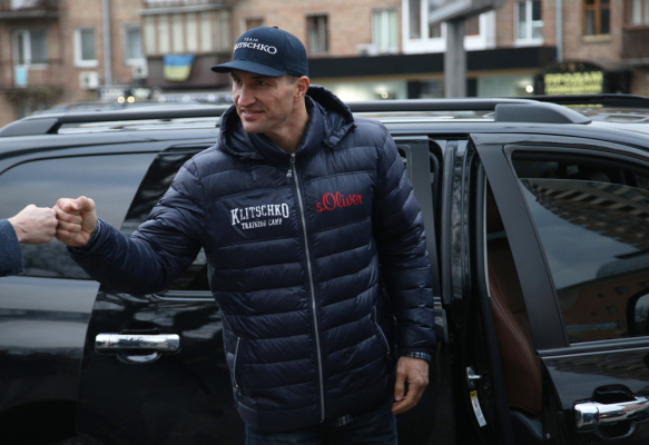 Kliczko nie powalczy w tym roku. Kontuzja Ukraińca Kliczko nie powalczy w tym roku. Kontuzja Ukraińca