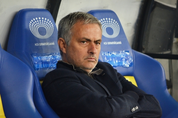 Mourinho: Łatwo jest być fanem MU, gdy wygrywał pięć tytułów w siedmiu poprzednich sezonach Mourinho: Łatwo jest być fanem MU, gdy wygrywał pięć tytułów w siedmiu poprzednich sezonach