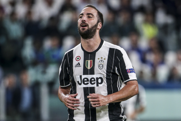 Higuain dał Juventusowi wygraną z Napoli! Kwadrans Zielińskiego Higuain dał Juventusowi wygraną z Napoli! Kwadrans Zielińskiego