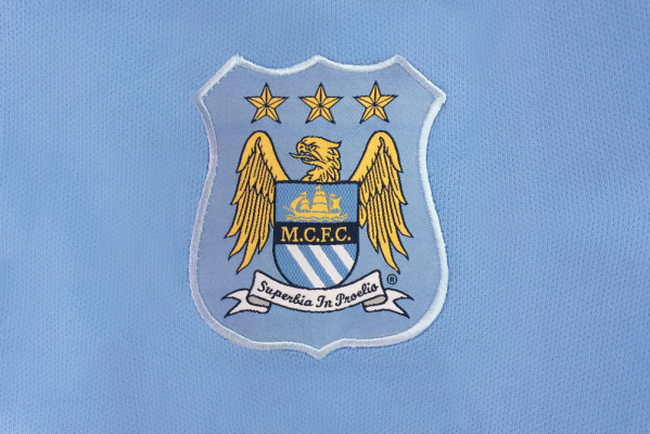 Manchester City przedłużył kontrakt z napastnikiem Manchester City przedłużył kontrakt z napastnikiem