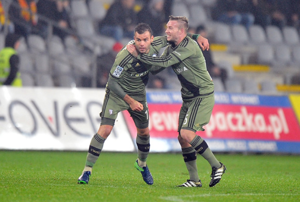 Legia pokonała Cracovię po bramkach Nikolicia i Radovicia Legia pokonała Cracovię po bramkach Nikolicia i Radovicia