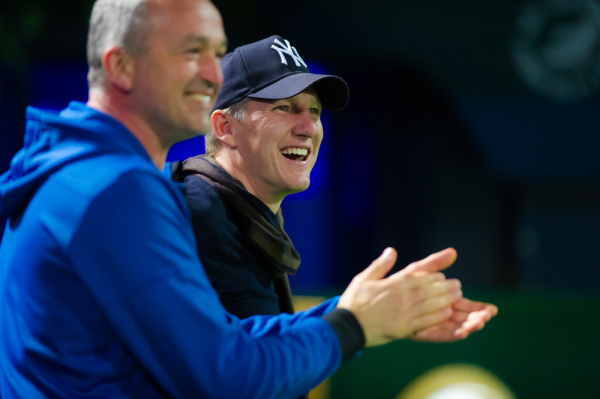 Schweinsteiger trenuje z pierwszą drużyną MU. "Mam nadzieję, że dostanę szansę gry" Schweinsteiger trenuje z pierwszą drużyną MU. "Mam nadzieję, że dostanę szansę gry"