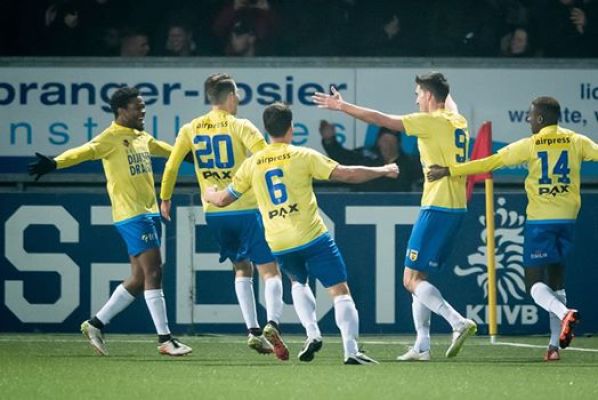 Wpadka rywala Legii. Ajax odpadł z drugoligowcem w Pucharze Holandii Wpadka rywala Legii. Ajax odpadł z drugoligowcem w Pucharze Holandii