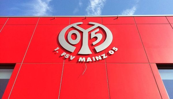 Włodarze Mainz odrzucili oferty za Matetę Włodarze Mainz odrzucili oferty za Matetę