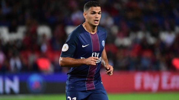 Hatem Ben Arfa nie będzie mieć problemu ze znalezieniem pracodawcy. Cztery kluby zainteresowane piłkarzem PSG Hatem Ben Arfa nie będzie mieć problemu ze znalezieniem pracodawcy. Cztery kluby zainteresowane piłkarzem PSG