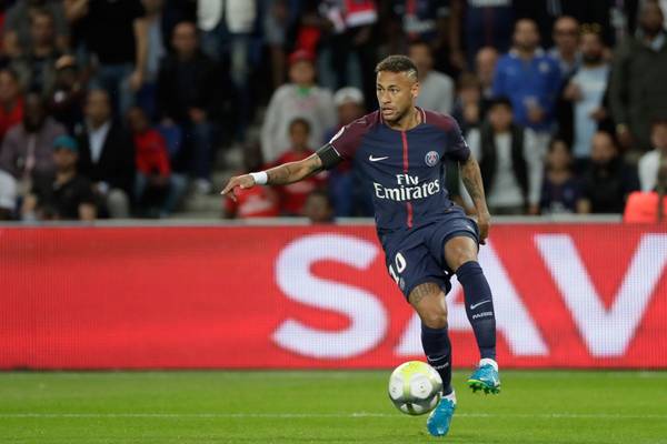 Katalońskie media: Neymar jest niezadowolony i żałuje transferu do PSG Katalońskie media: Neymar jest niezadowolony i żałuje transferu do PSG