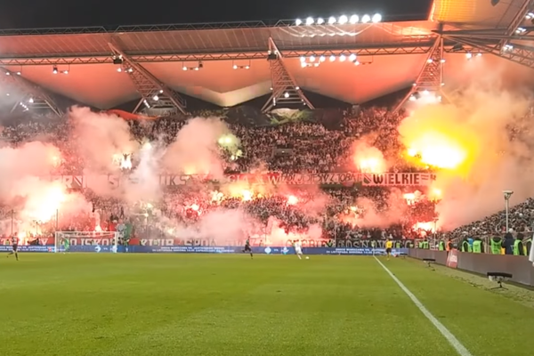 Legia ukarana za zachowanie kibiców podczas meczu z Górnikiem. "Jedna z najwyższych kar w historii" Legia ukarana za zachowanie kibiców podczas meczu z Górnikiem. "Jedna z najwyższych kar w historii"