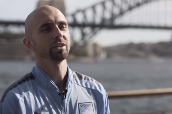 Mierzejewski wybrany piłkarzem roku w Australii! Były bramkarz MU: Wprowadził Sydney na zupełnie inny poziom Mierzejewski wybrany piłkarzem roku w Australii! Były bramkarz MU: Wprowadził Sydney na zupełnie inny poziom