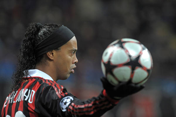 Ronaldinho zakończył karierę piłkarską. "Zrezygnował z dalszej gry, to koniec" Ronaldinho zakończył karierę piłkarską. "Zrezygnował z dalszej gry, to koniec"