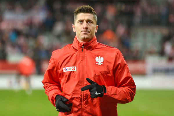 Lewandowski martwi się o przyszłość polskiego futbolu. "Tu jest dużo do poprawy" Lewandowski martwi się o przyszłość polskiego futbolu. "Tu jest dużo do poprawy"