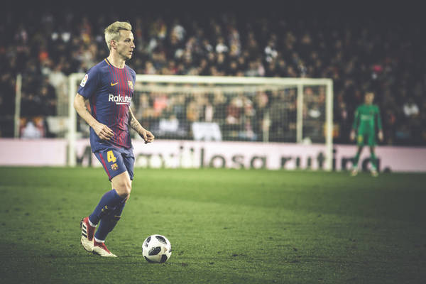 Ivan Rakitić rozważa przejście do Manchesteru United Ivan Rakitić rozważa przejście do Manchesteru United