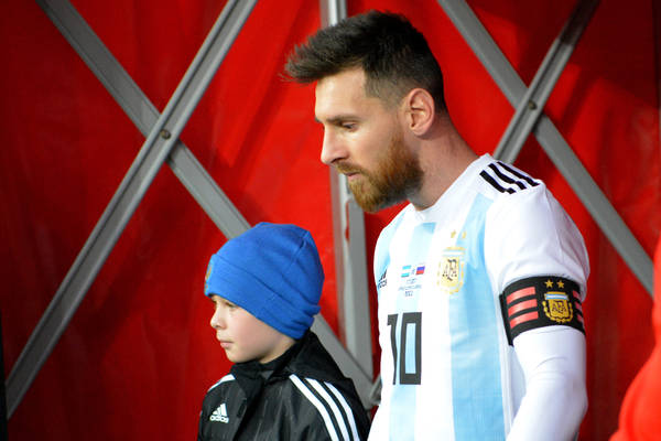 "Messi powinien zadzwonić do prezydenta Barcy i powiedzieć, że to jest jego mundial, że chce poświęcić się reprezentacji" "Messi powinien zadzwonić do prezydenta Barcy i powiedzieć, że to jest jego mundial, że chce poświęcić się reprezentacji"