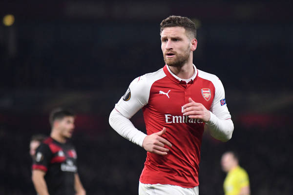 Shkodran Mustafi znów wybiegnie na boisko? Były zawodnik Arsenalu łączony z grą w Serie A Shkodran Mustafi znów wybiegnie na boisko? Były zawodnik Arsenalu łączony z grą w Serie A