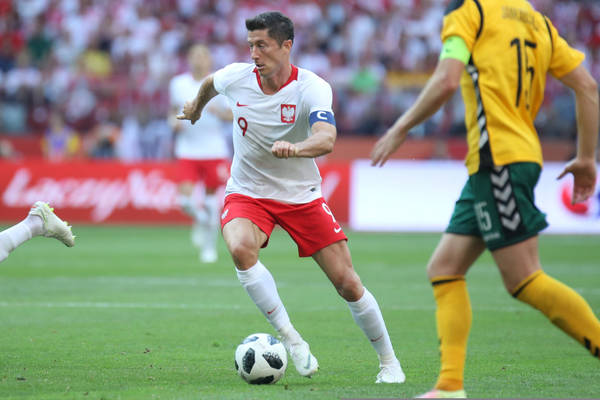 Zagraniczne media nie oszczędzają reprezentacji Polski. "Lewandowski jak zwykle na wielkiej scenie był cieniem samego siebie" Zagraniczne media nie oszczędzają reprezentacji Polski. "Lewandowski jak zwykle na wielkiej scenie był cieniem samego siebie"