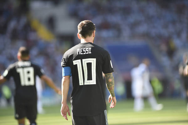 Lionel Messi ukarany za czerwoną kartkę w meczu o 3. miejsce Copa America i oskarżanie sędziów o korupcję Lionel Messi ukarany za czerwoną kartkę w meczu o 3. miejsce Copa America i oskarżanie sędziów o korupcję