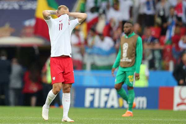 Grosicki skrytykowany za reakcję na słowa Bońka. "Takie banialuki to może sobie pisać, ale to nic nie znaczy" Grosicki skrytykowany za reakcję na słowa Bońka. "Takie banialuki to może sobie pisać, ale to nic nie znaczy"