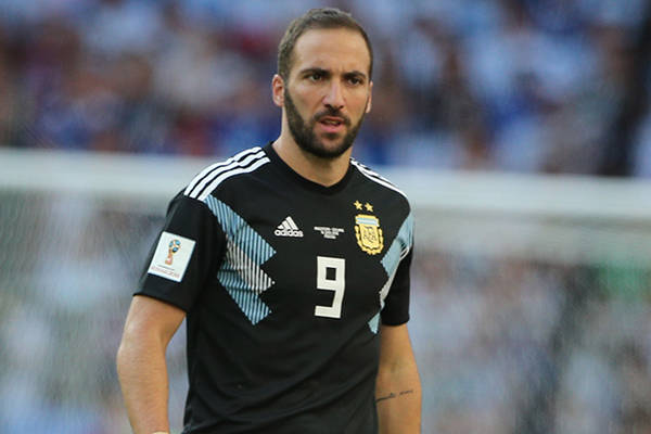 Dyrektor Milanu: Juventus powinien lepiej traktować Higuaina Dyrektor Milanu: Juventus powinien lepiej traktować Higuaina