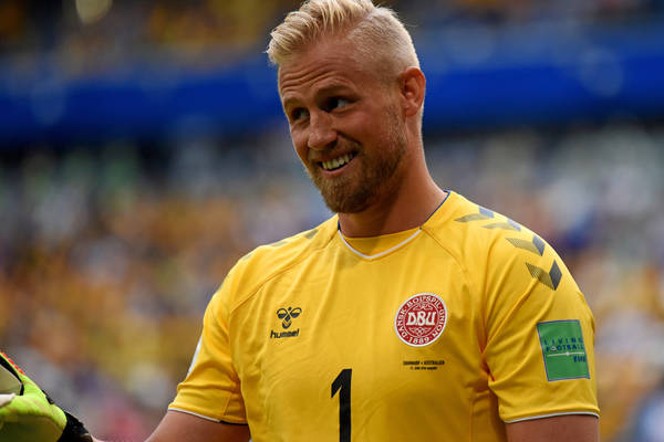 Schmeichel zostanie w Leicester? Nie ma ofert dla Duńczyka Schmeichel zostanie w Leicester? Nie ma ofert dla Duńczyka