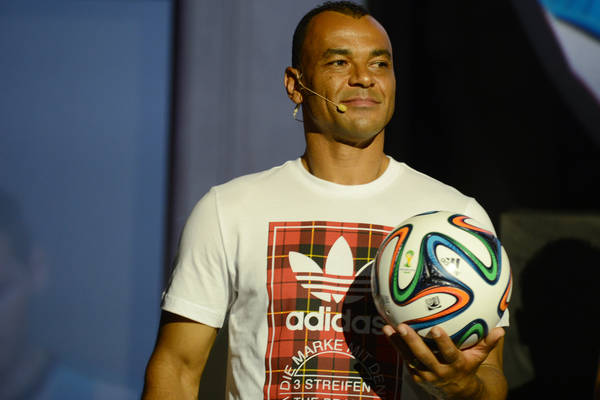 Cafu wychwala młodego obrońcę. "Rewelacyjny gracz i rzadki talent. Może być jednym z najlepszych na świecie" Cafu wychwala młodego obrońcę. "Rewelacyjny gracz i rzadki talent. Może być jednym z najlepszych na świecie"