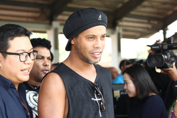 Ronaldinho w poważnych tarapatach. Zablokowano 57 nieruchomości należących do Brazylijczyka Ronaldinho w poważnych tarapatach. Zablokowano 57 nieruchomości należących do Brazylijczyka