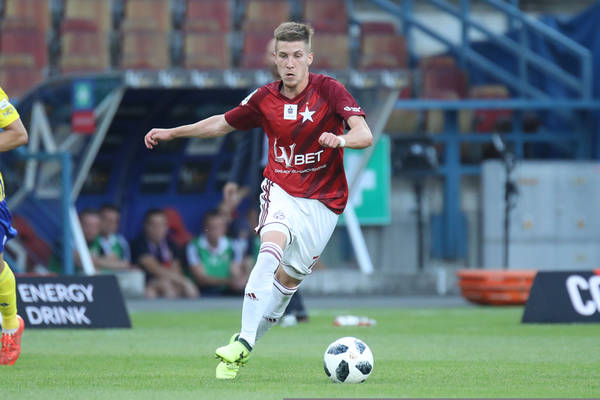 Jagiellonia chce piłkarza Wisły. Oferuje pieniądze i swojego obrońcę Jagiellonia chce piłkarza Wisły. Oferuje pieniądze i swojego obrońcę