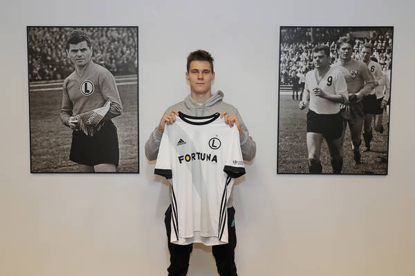 Legia Warszawa pozyskała dwóch nastolatków Legia Warszawa pozyskała dwóch nastolatków