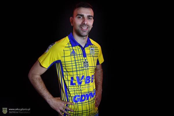 Arka Gdynia ściągnęła nowego defensywnego pomocnika Arka Gdynia ściągnęła nowego defensywnego pomocnika