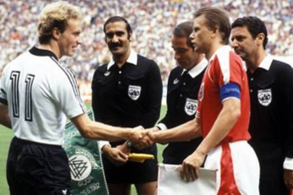Szalone historie: “Hańba w Gijon”. Jak Niemcy i Austriacy zabili futbol i zmusili FIFĘ do zmian