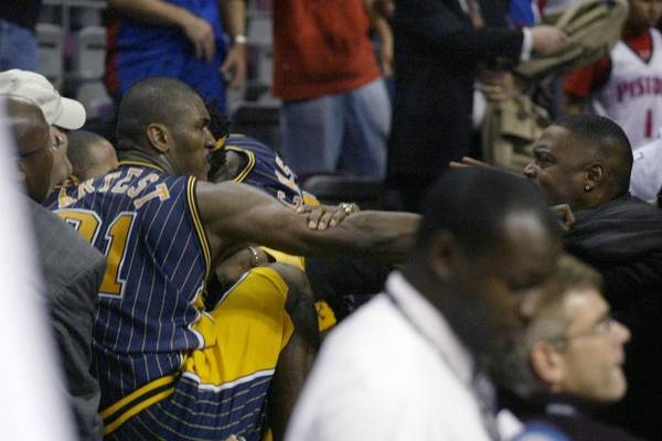 Największe bijatyki w NBA. Shaquille O'Neal, Dennis Rodman i wielka zadyma w Detroit