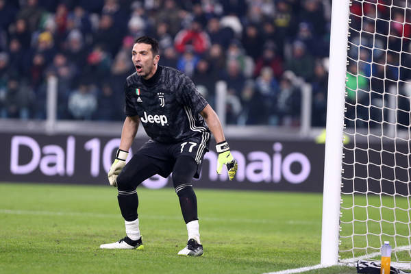 Juventus przedłużył kontrakty ze swoimi legendami. "Są gracze, których nie trzeba przedstawiać" Juventus przedłużył kontrakty ze swoimi legendami. "Są gracze, których nie trzeba przedstawiać"