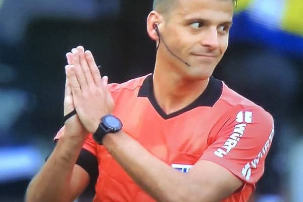 Fatalna decyzja sędziego na korzyść FC Barcelony. Arbiter pozbawił Valencię doskonałej okazji [WIDEO]