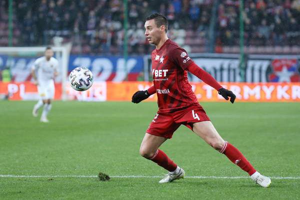 Obrońca zostaje na dłużej w Wiśle Kraków. "Biała Gwiazda" wydała komunikat Obrońca zostaje na dłużej w Wiśle Kraków. "Biała Gwiazda" wydała komunikat