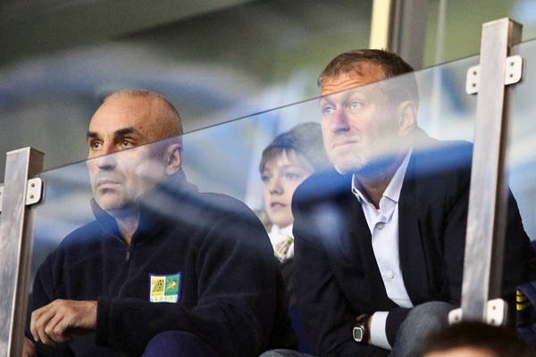 Media: Roman Abramowicz zmienił zdanie ws. sprzedaży Chelsea! Rosyjski oligarcha żąda wielkich pieniędzy Media: Roman Abramowicz zmienił zdanie ws. sprzedaży Chelsea! Rosyjski oligarcha żąda wielkich pieniędzy