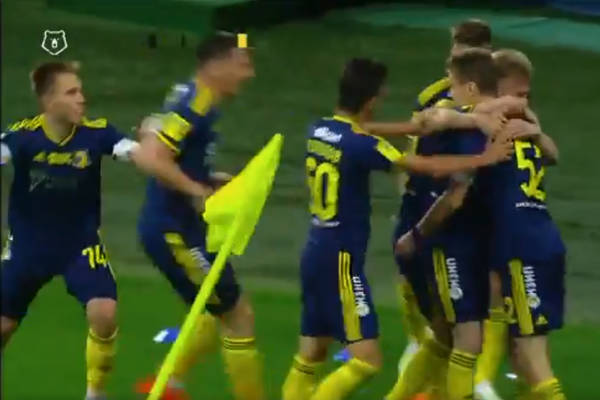 Szokujący mecz w Rosji. Czwarta drużyna ligi przegrała 1:10! "Grajcie aż mama nie zawoła was do domu" [WIDEO]
