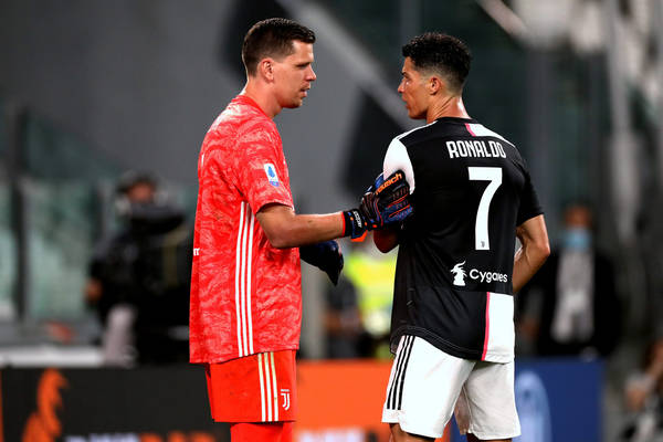 Wojciech Szczęsny wybrał najlepszego piłkarza, z którym grał. "Takich dziesięciu i nie potrzebuję Ronaldo" Wojciech Szczęsny wybrał najlepszego piłkarza, z którym grał. "Takich dziesięciu i nie potrzebuję Ronaldo"