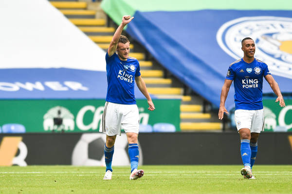 Leicester City zdobywa komplet punktów w meczu z Wolverhampton. Decydujący gol Vardy'ego