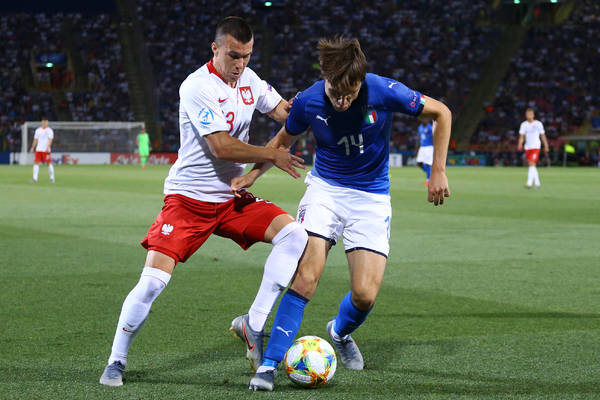 Juventus zakręcił transferową karuzelą. "Stara Dama" żegna dwóch piłkarzy, a kupuje jednego za 50 mln euro