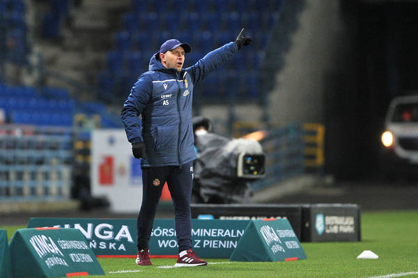 Zmiana trenera w Wiśle Kraków. Artur Skowronek został zwolniony. "Jesteśmy zmuszeni podjąć trudną decyzję"