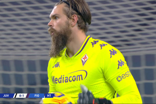 Juventus rozbity przez Fiorentinę! Wielka kontrowersja z udziałem Bartłomieja Drągowskiego [WIDEO]
