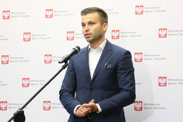 Dyrektor TVP Sport o stracie praw do PŚ w skokach. "Pierwszy raz nie udało nam się obronić przed polityką"