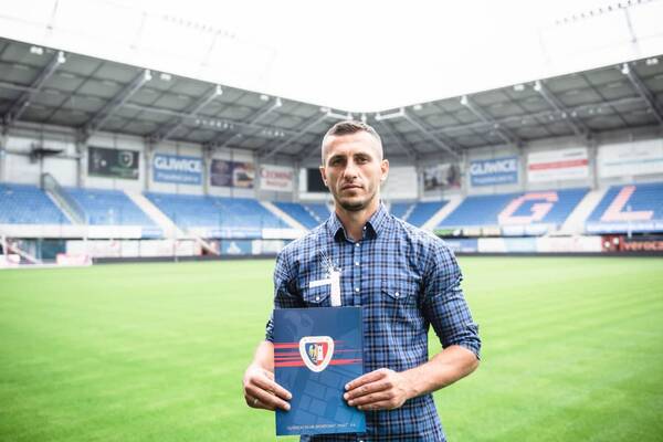 Tomasz Jodłowiec podpisał kontrakt. Wiadomo, gdzie pomocnik zagra w kolejnym sezonie Tomasz Jodłowiec podpisał kontrakt. Wiadomo, gdzie pomocnik zagra w kolejnym sezonie