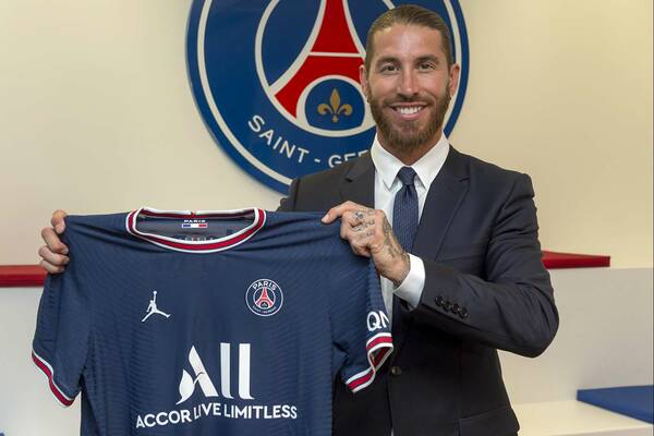 Sergio Ramos podgrzał transferowe plotki. Został zapytany o przenosiny Kyliana Mbappe do Realu Madryt Sergio Ramos podgrzał transferowe plotki. Został zapytany o przenosiny Kyliana Mbappe do Realu Madryt