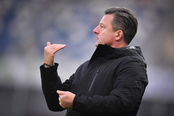 Pogoń Szczecin może stracić trenera. Kosta Runjaić kandydatem do pracy w słynnym klubie