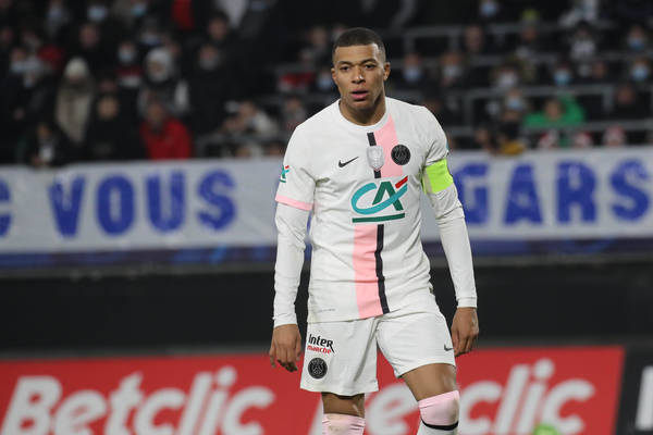 ESPN: Zwrot akcji ws. nowej umowy Kyliana Mbappe? Dwa transfery mają przekonać go do pozostania w PSG