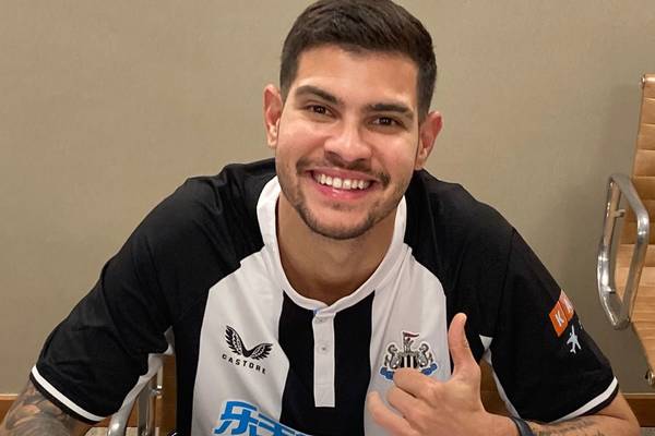 Wirtuoz ściągnięty za dużą kasę. Dla niego warto włączyć mecz Newcastle. "Gra w stylu De Bruyne"