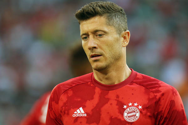 Robert Lewandowski zareagował na spotkanie z Bayernem. Chce opuścić klub już latem Robert Lewandowski zareagował na spotkanie z Bayernem. Chce opuścić klub już latem